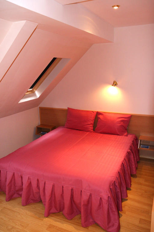 Hotel Mehdjarel Sjoemen Buitenkant foto