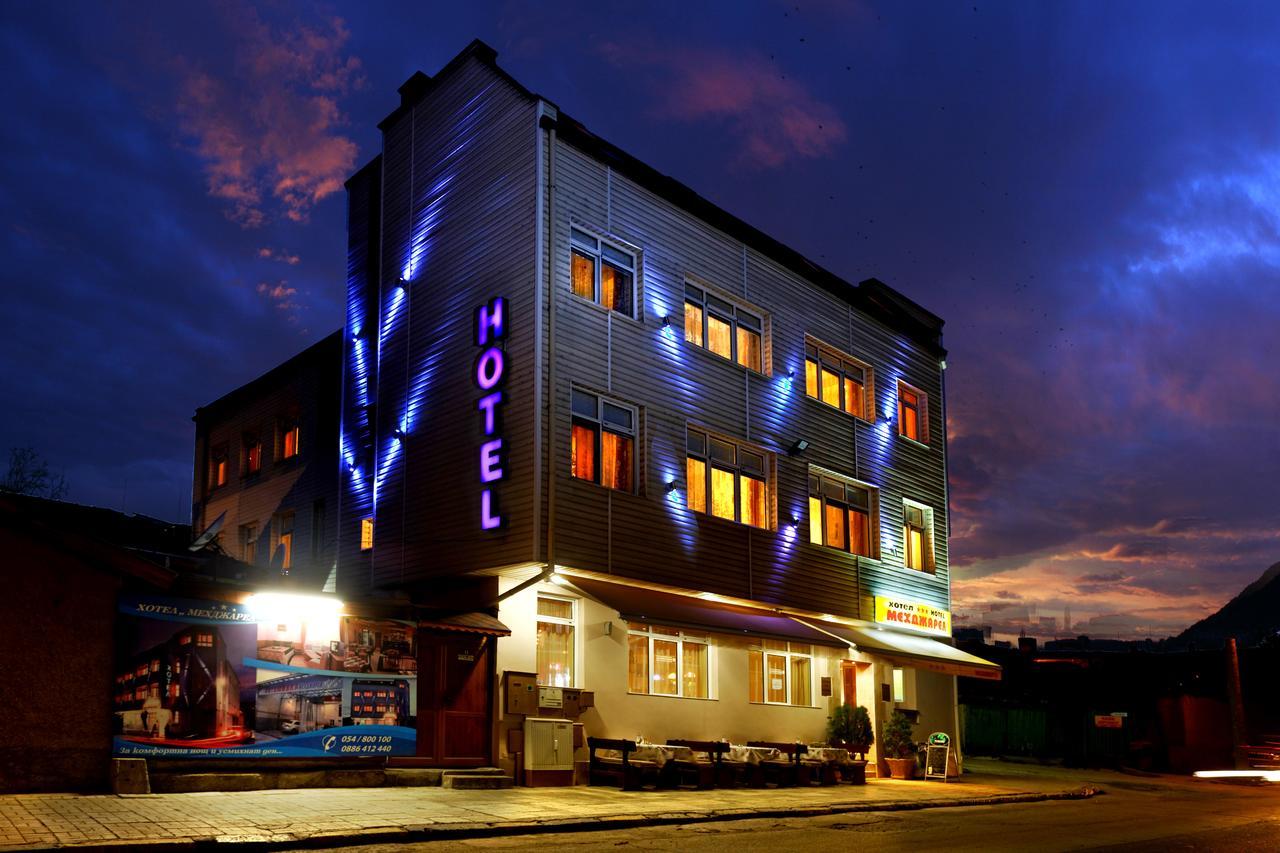 Hotel Mehdjarel Sjoemen Buitenkant foto